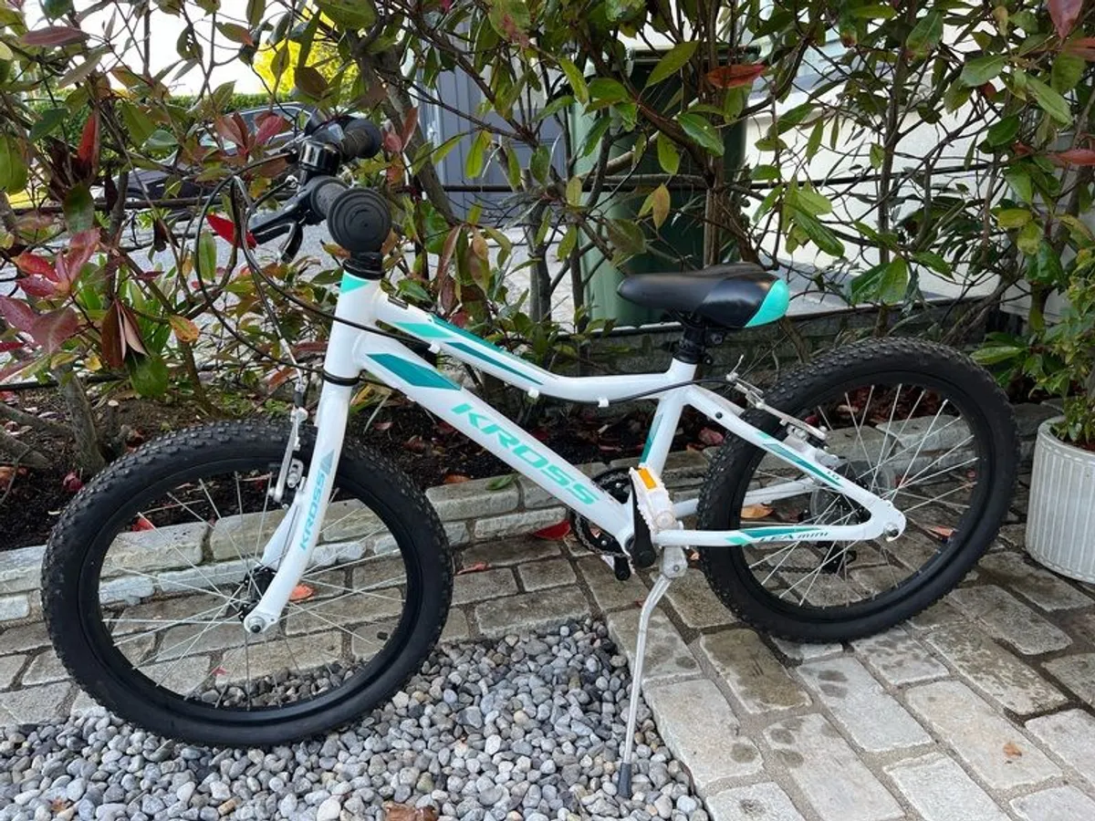 bike - 8-12 year old - Image 2