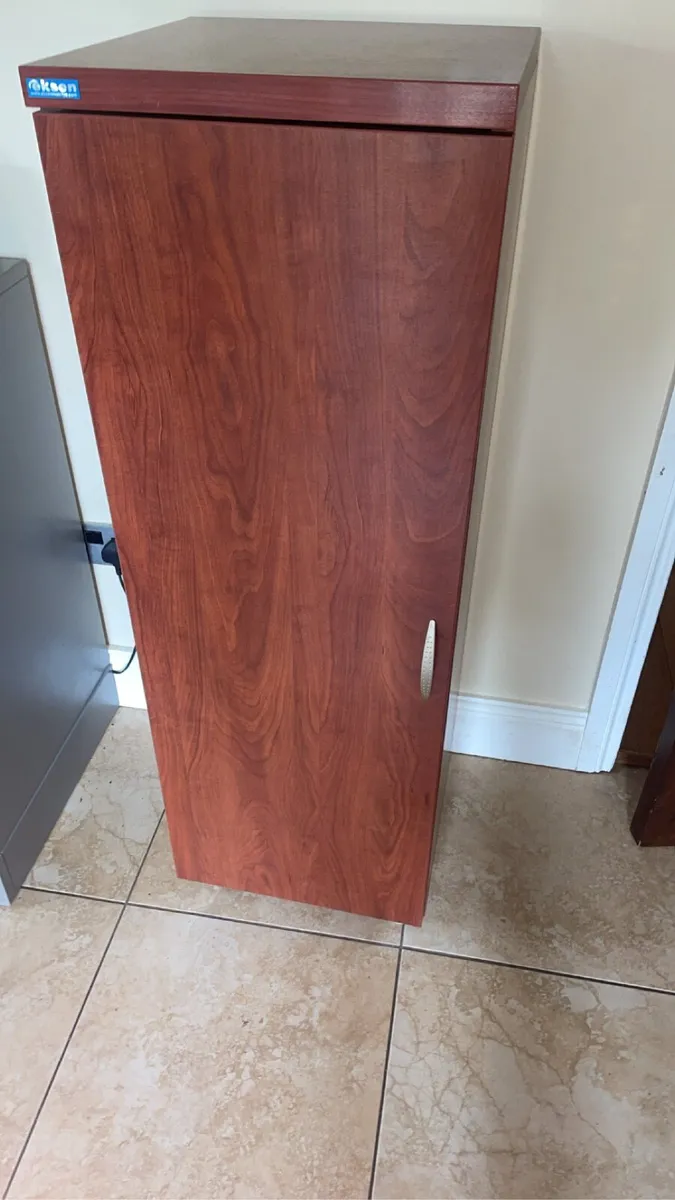Cabinet - Image 1