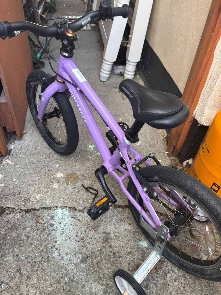 Ridgeback Girls Bike with Stabilisers – Excellent - Image 3