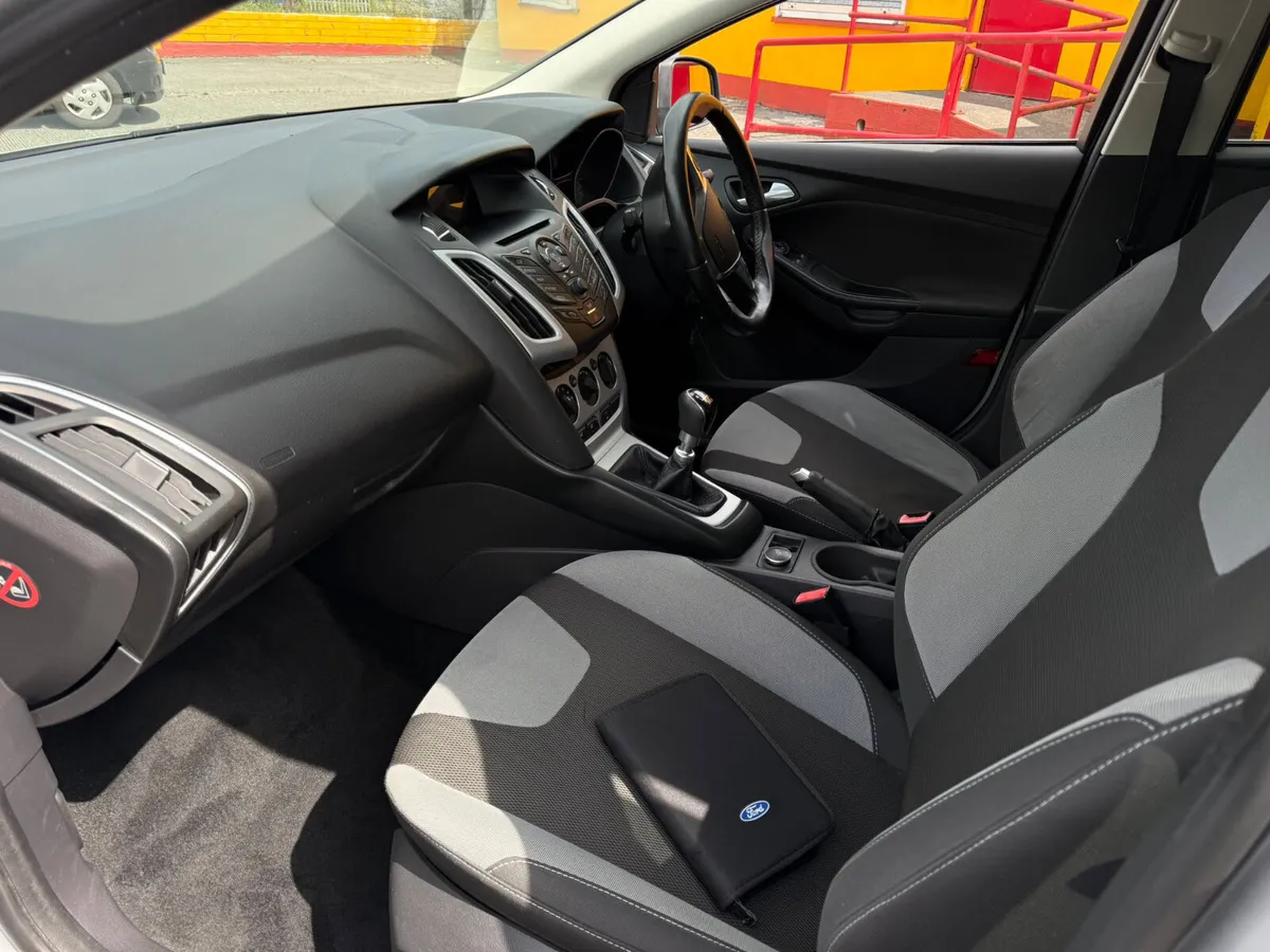 2013 Ford Focus 1.0 Petrol Ecoboost ZETEC - Image 4