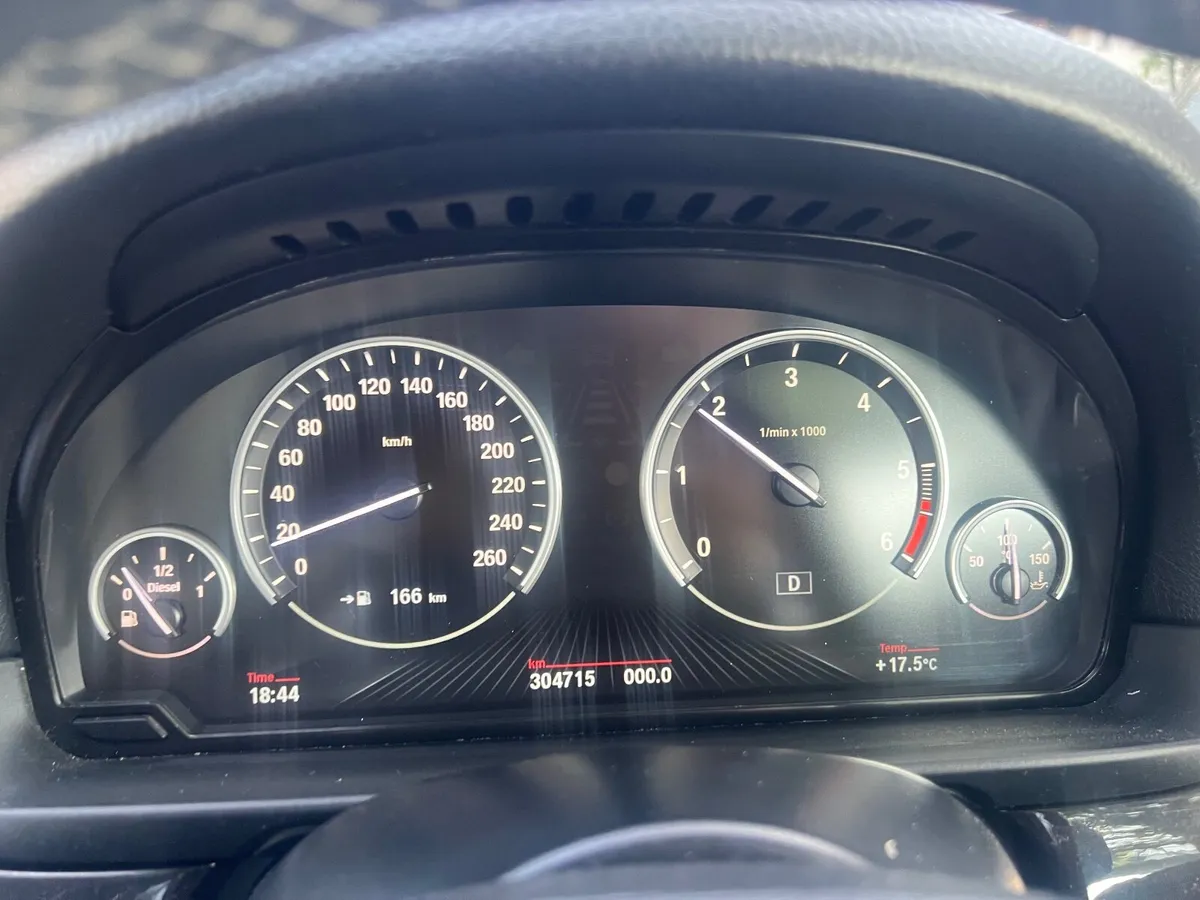 BMW 5-Series 2014 - Image 3