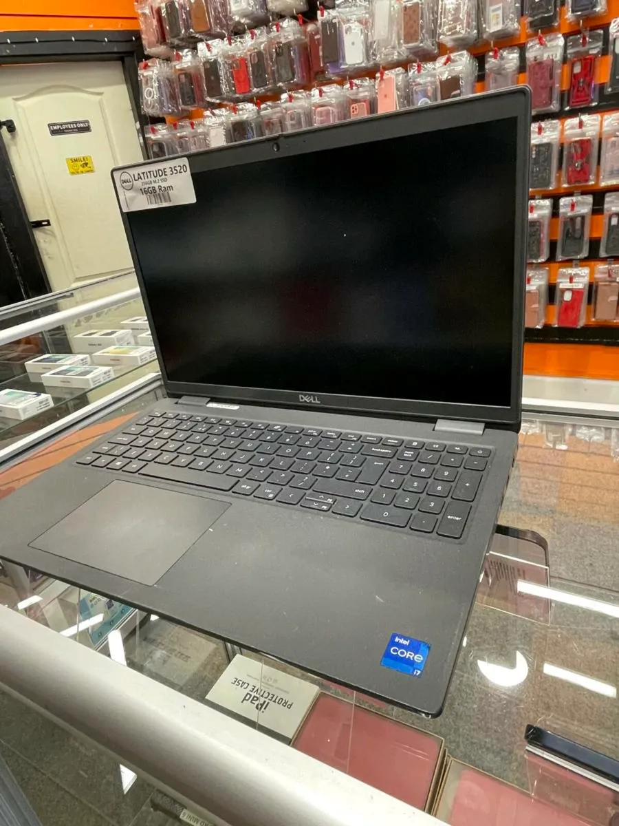 LATITUDE 3520 256GB Q YEAR WARRANTY UNLOCKED - Image 2