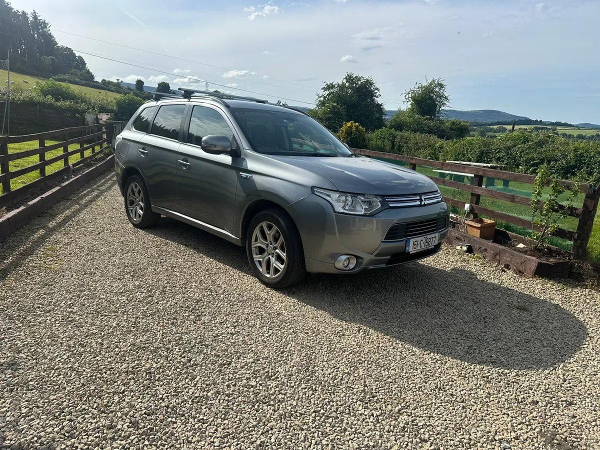 Mitsubishi Outlander 2.0 PHEV 4x4 - Image 1
