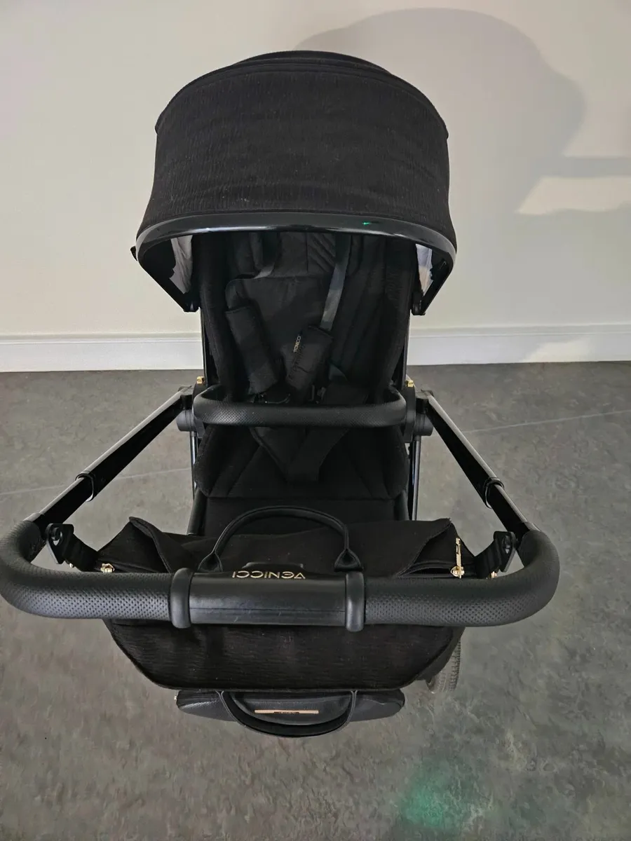 Venicci Tinum Upline  travel system  3in1 - Image 3
