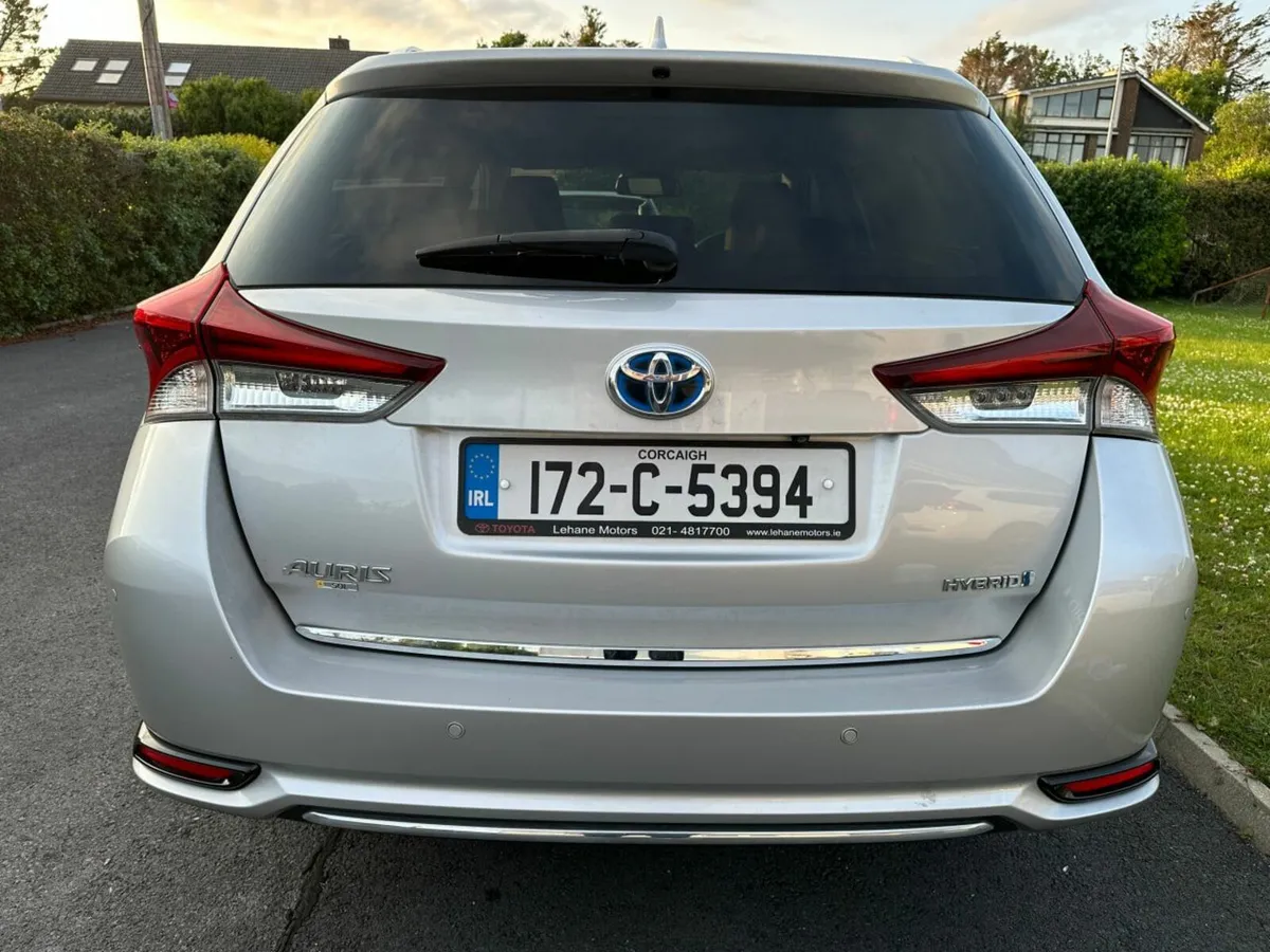 Toyota Auris Auto Hybrid 2017  SOL  Estate - Image 4