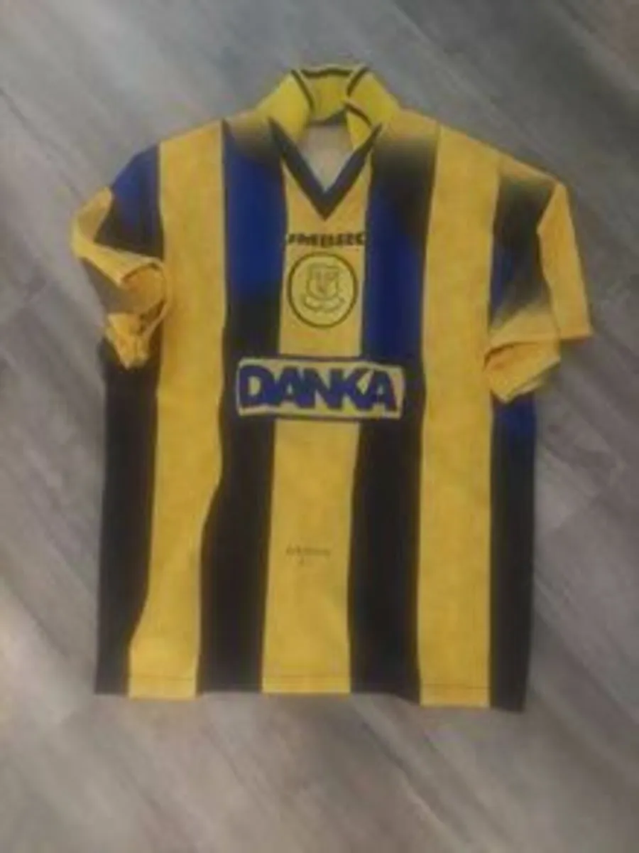 Everton 1996 Away / Duncan Ferguson 9 Jersey - Image 1