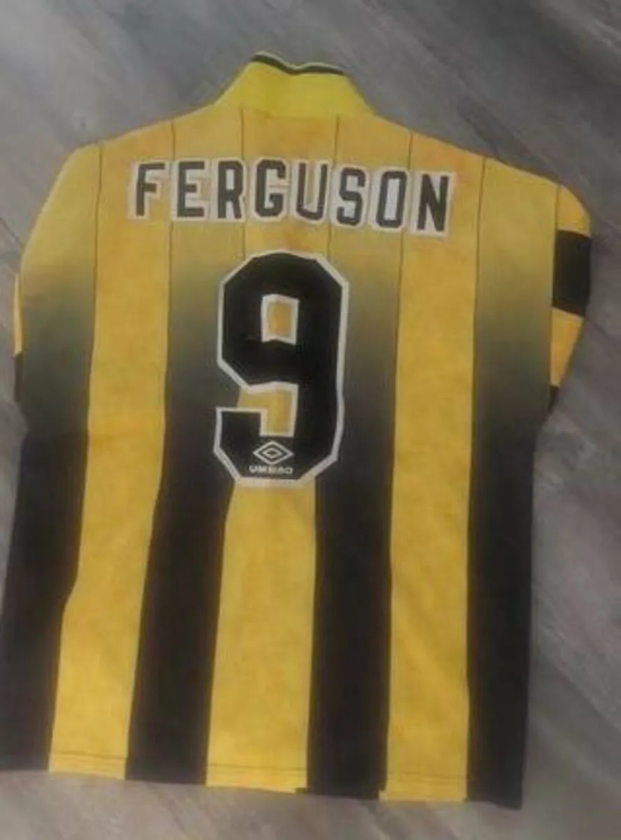Everton 1996 Away / Duncan Ferguson 9 Jersey - Image 2