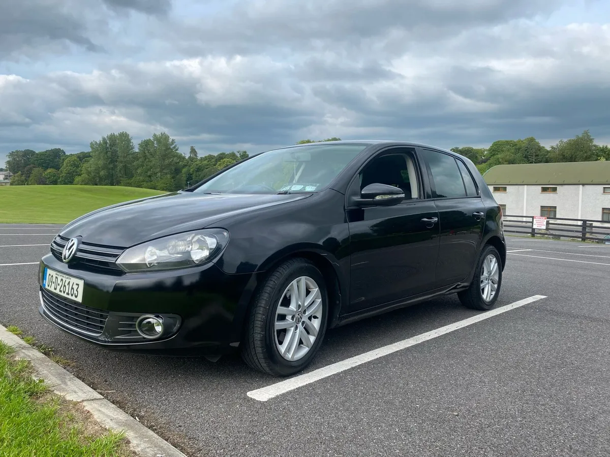 Volkswagen Golf 2.0L TDI Highline - Image 2
