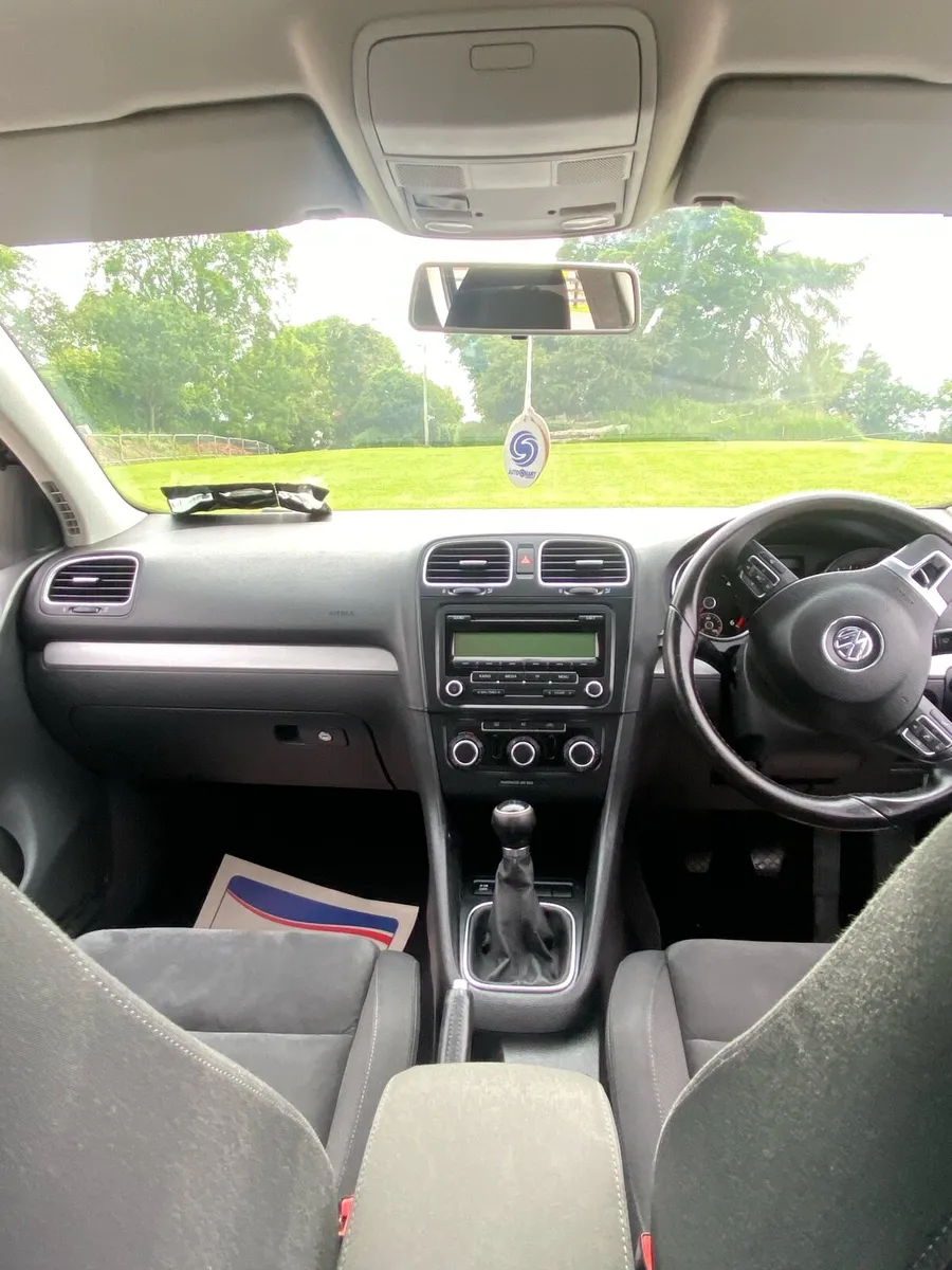 Volkswagen Golf 2.0L TDI Highline - Image 4
