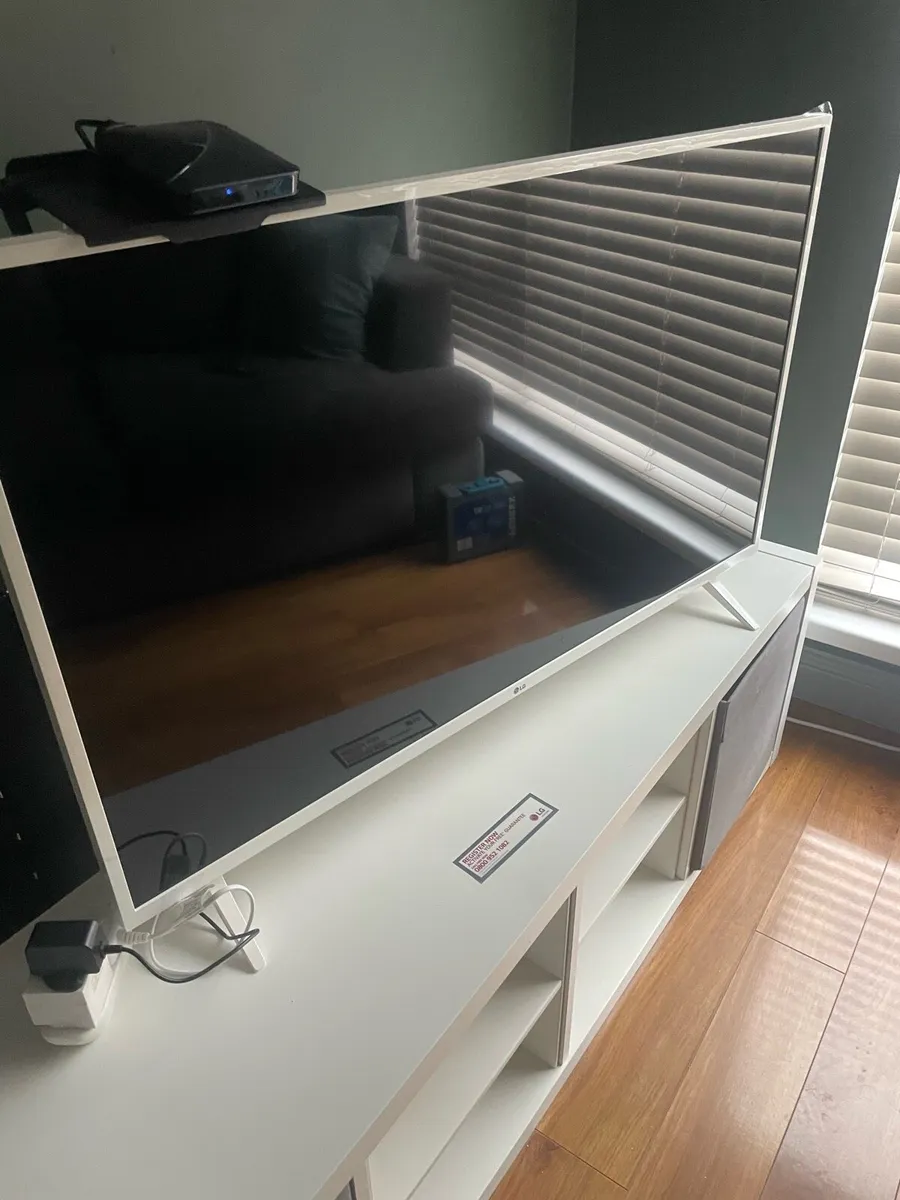 NEW LG tv - Image 1