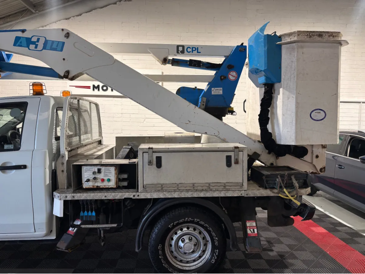 Isuzu D-Max D MAX Cherry Picker 3.0 TD RODEO LE TF - Image 4