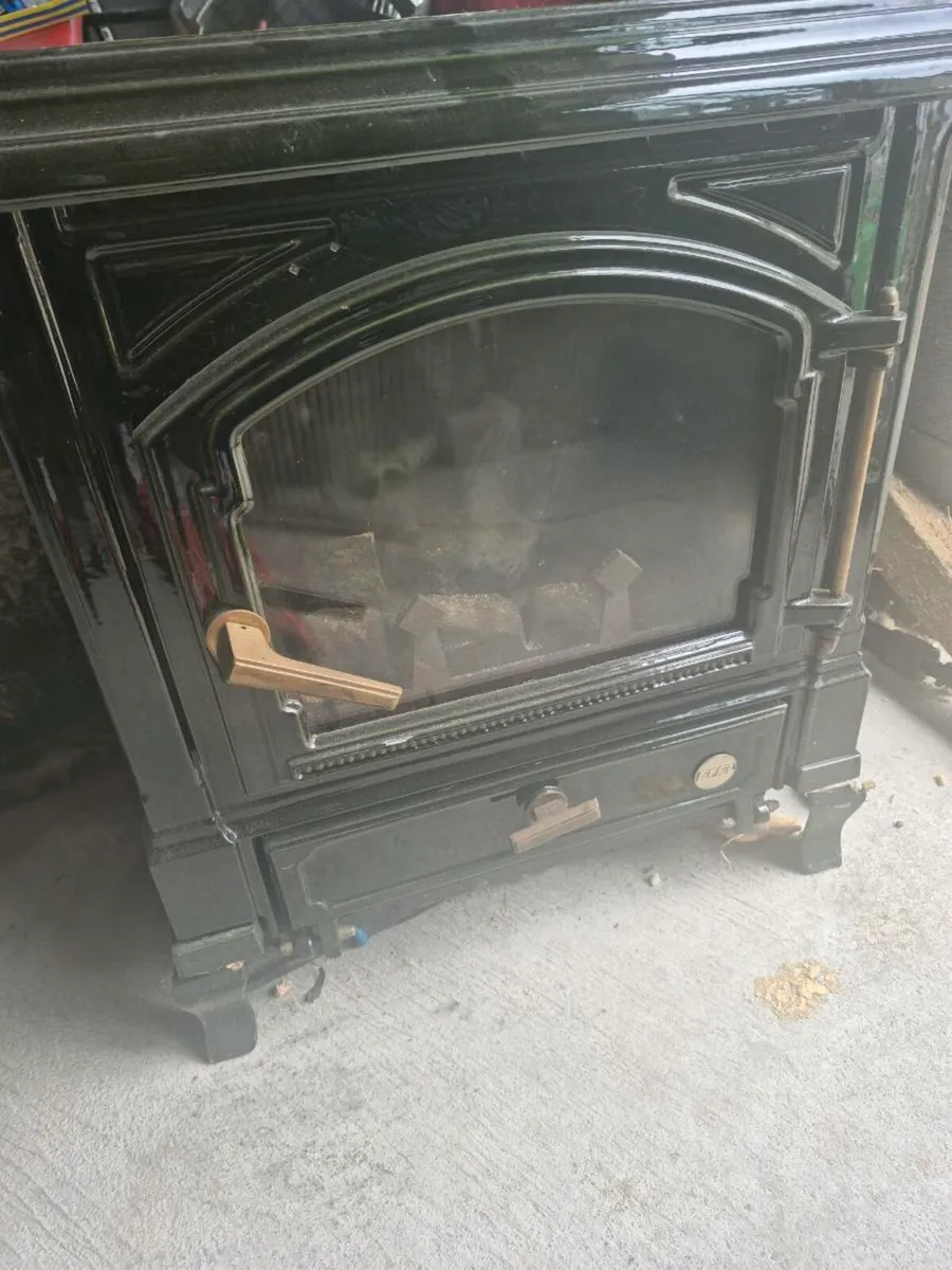 Stove - Image 1