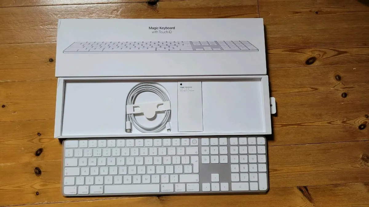 Apple Magic Keyboard with Touch ID and Numeric Key - Image 3