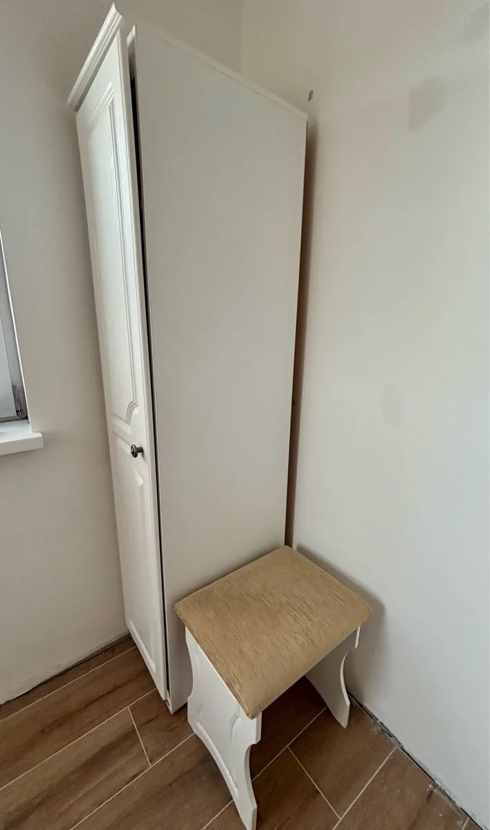 Set Wardrobe & stool - Image 3
