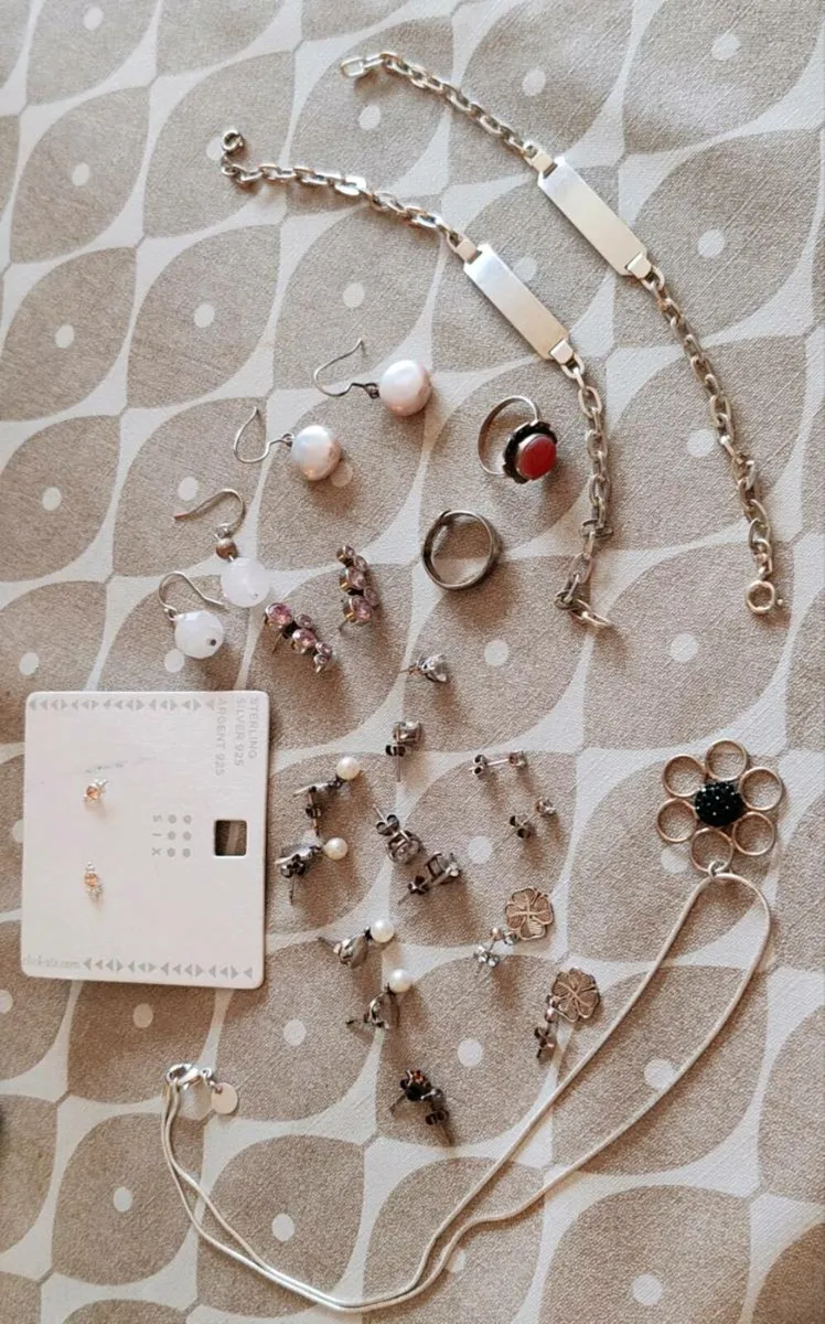 Silver earrings, rings, bracelets etc - Image 1