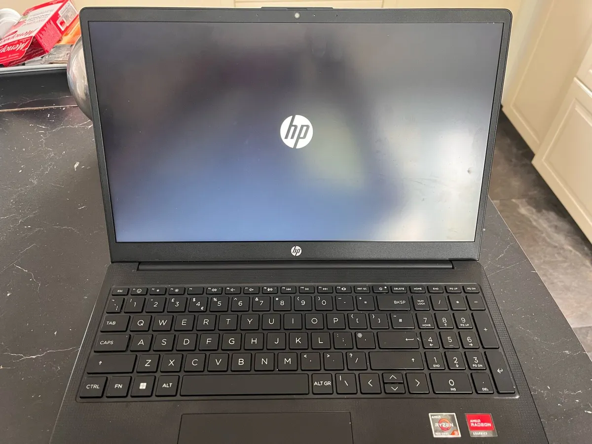 Laptop - Image 4