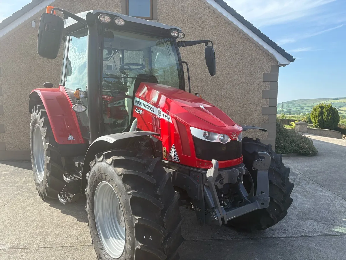 Massey Ferguson 5712 - Image 3