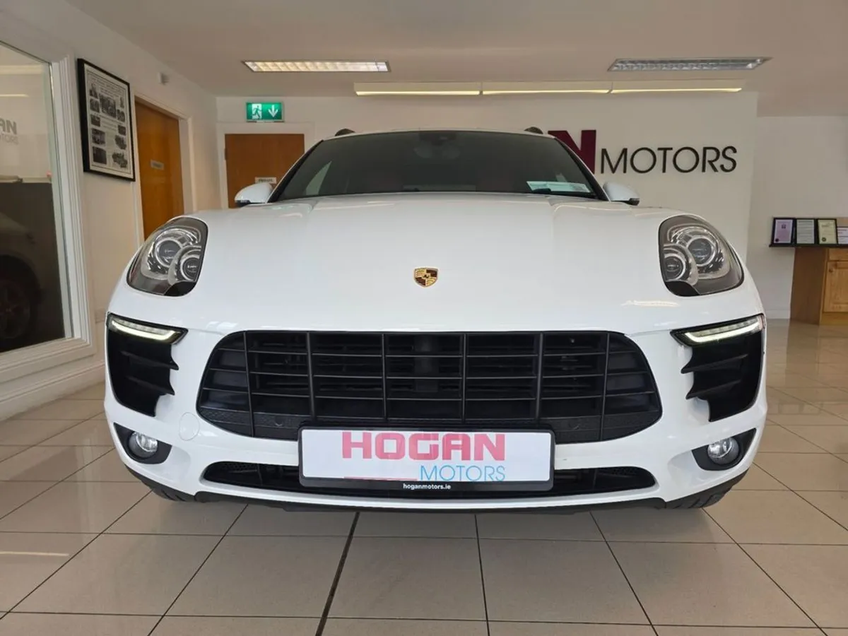 Porsche Macan S Diesel 4DR Automatic - Image 2