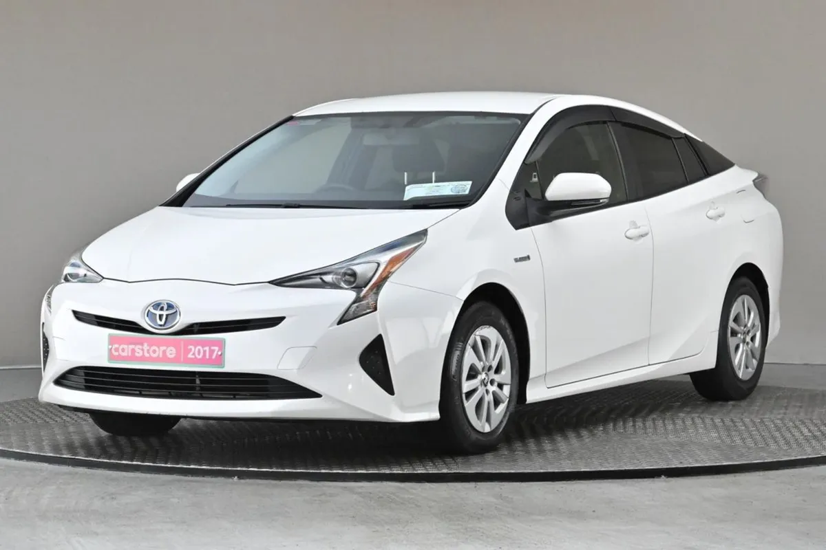 Toyota Prius 1.8 Hybrid  reverse Cam privacy Glas - Image 3