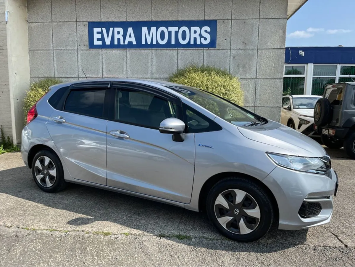 Honda Fit Automatic Hybrid 1.5 Petrol //keyless E - Image 4