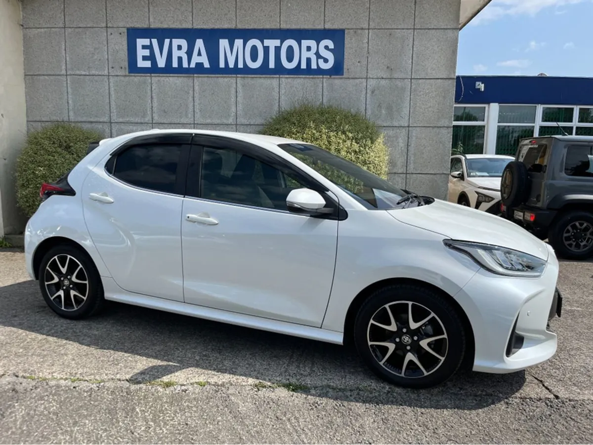 Toyota Yaris Hybrid Automatic 1.5 Petrol //high S - Image 3