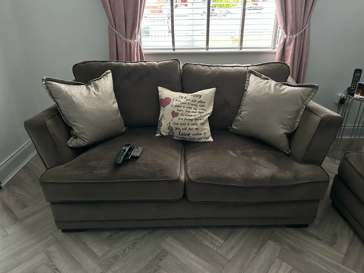 2 seater and 4 seater couch - Image 2