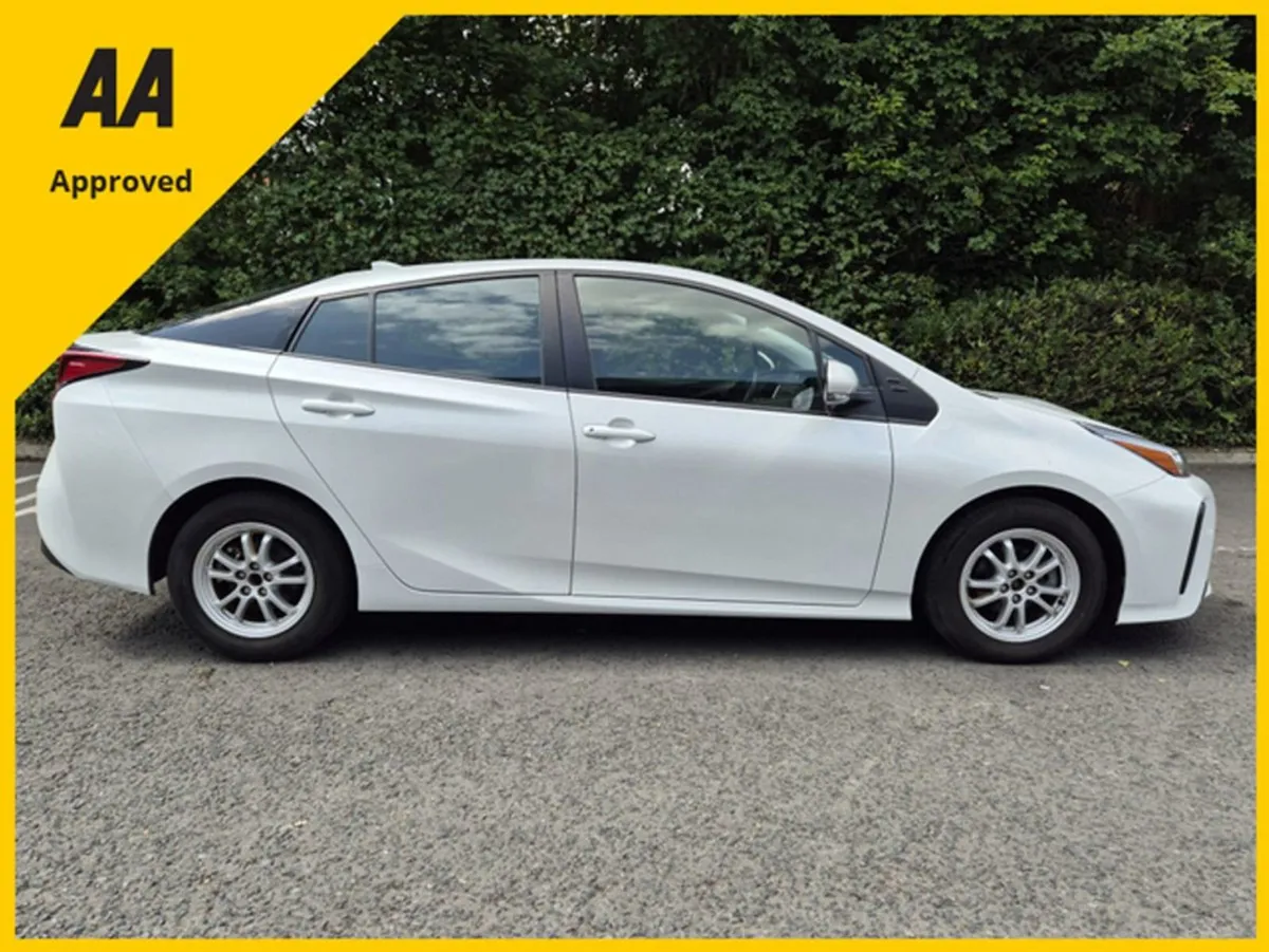 Toyota Prius / 2022 / 1.8 Petrol Hybrid / Auto - Image 4