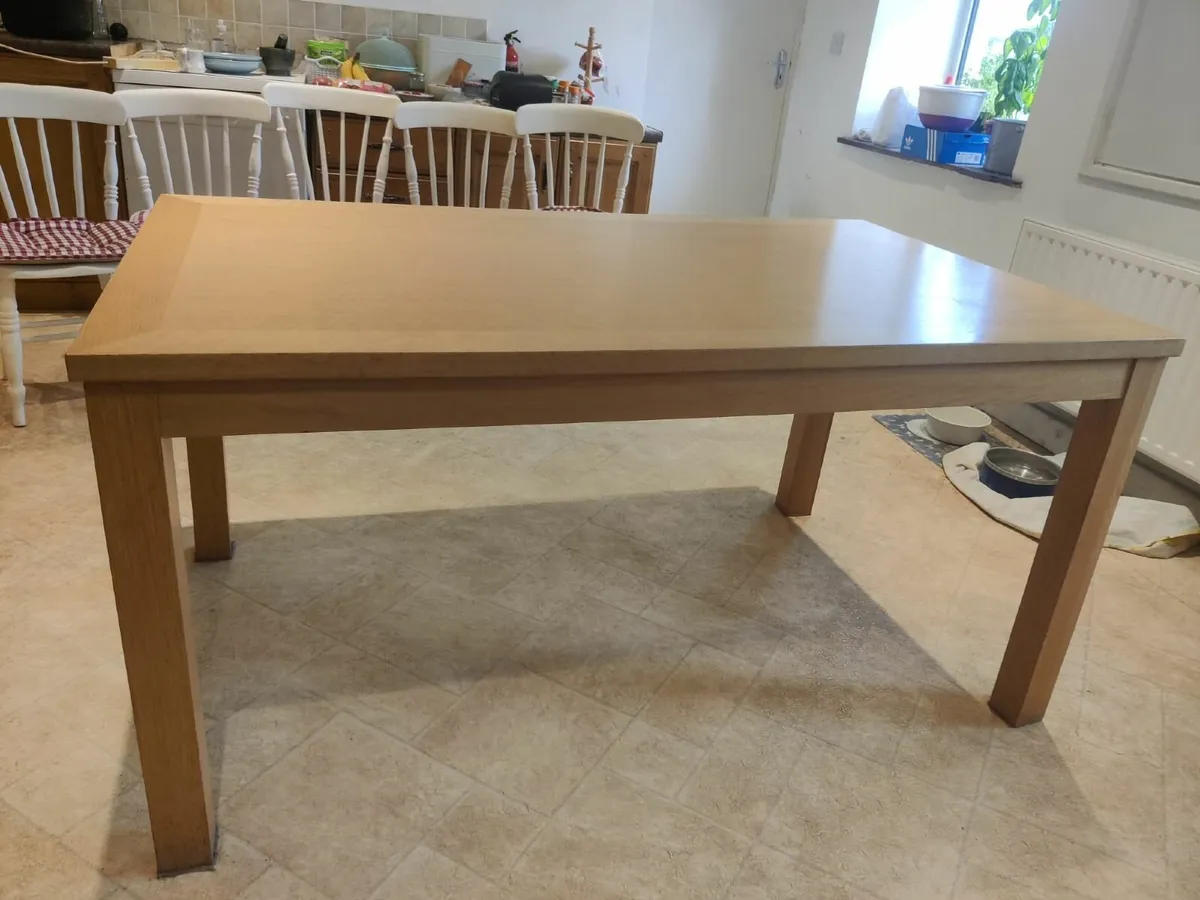 Kitchen table and chairs - Image 1