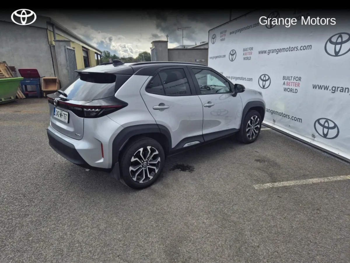 Toyota Yaris Cross 1.5 Hybrid Luna Sport Bitone - Image 2