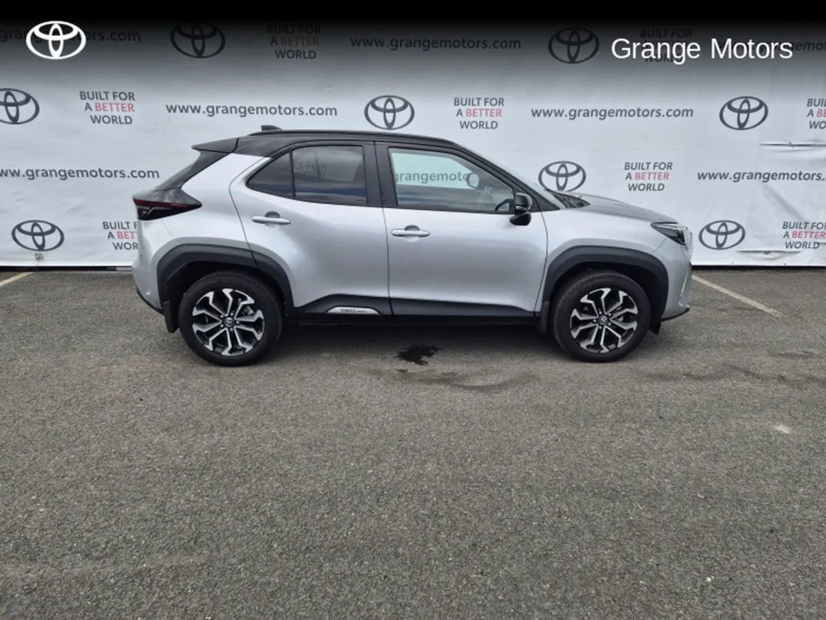 Toyota Yaris Cross 1.5 Hybrid Luna Sport Bitone - Image 3