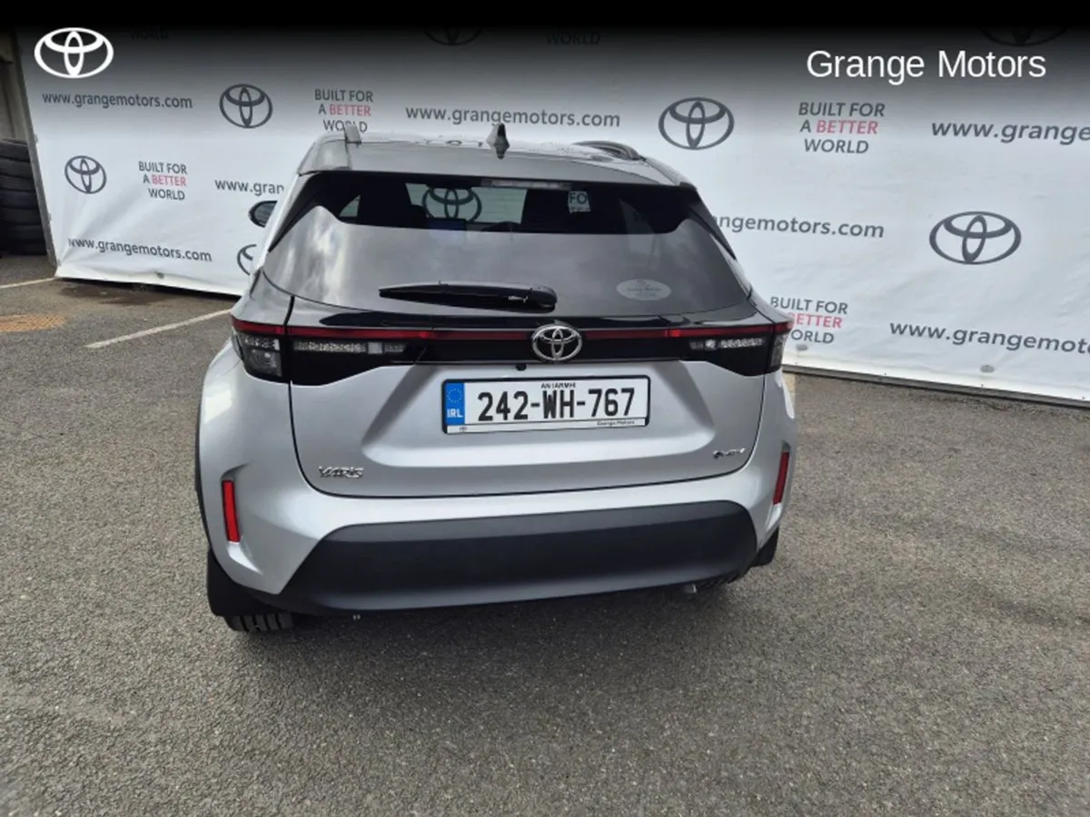 Toyota Yaris Cross 1.5 Hybrid Luna Sport Bitone - Image 4