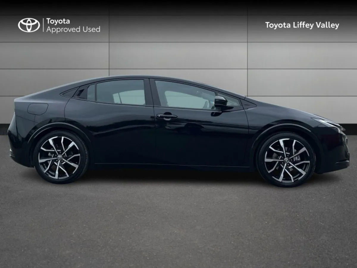 Toyota Prius Prius Plug-in Hybrid - Image 3