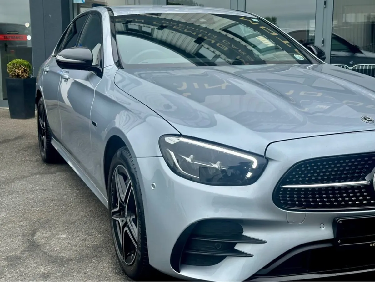Mercedes-Benz E-Class 300 Plug-in Hybrid 4DR Auto - Image 3