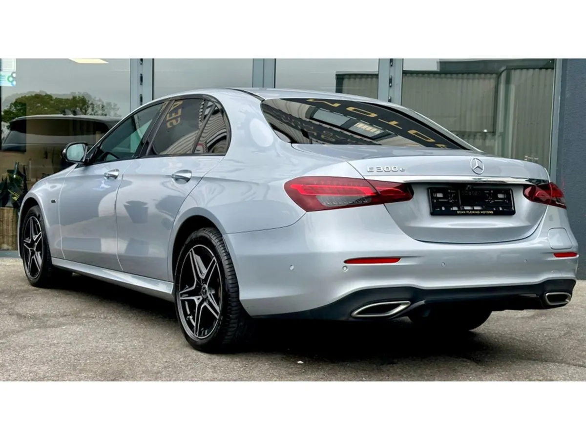Mercedes-Benz E-Class 300 Plug-in Hybrid 4DR Auto - Image 4