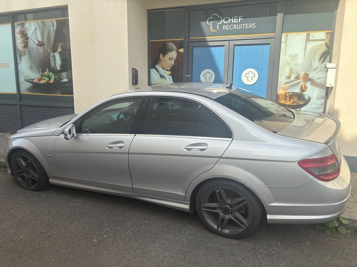 Mercedes c220d 2010 , new NCT, read ad * - Image 2