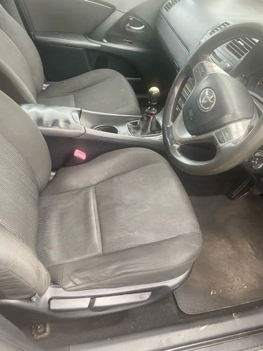 2010 Toyota Avensis - Image 3
