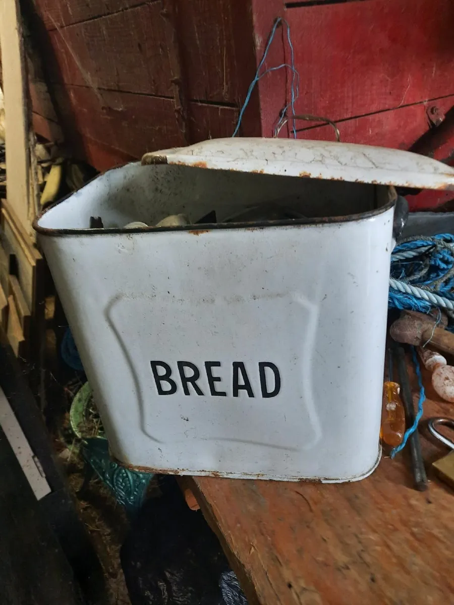 Vintage bread bin - Image 4