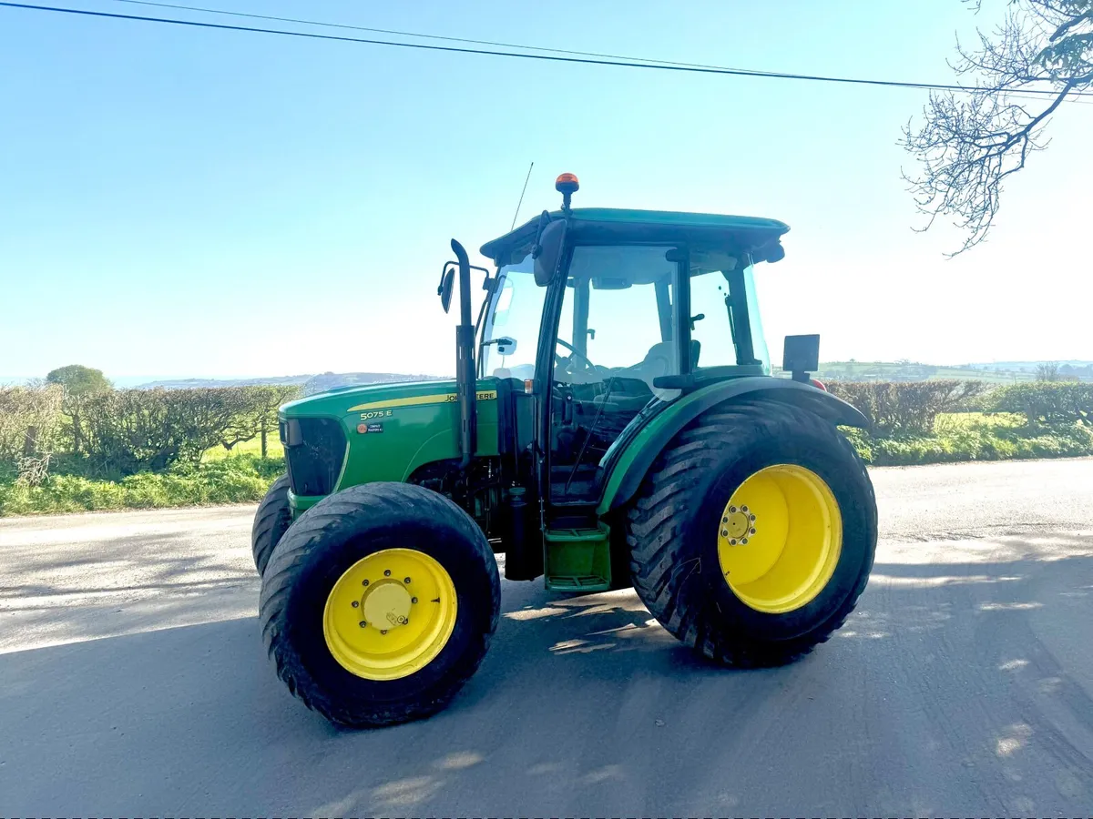 John Deere Tractor - Image 1