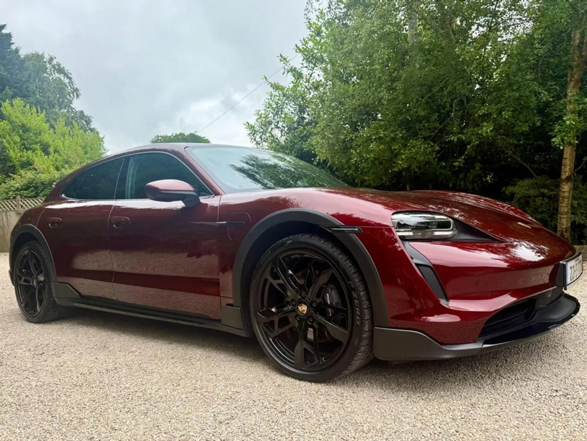 Porsche Taycan 4 Cross Turismo  performance Batte - Image 3