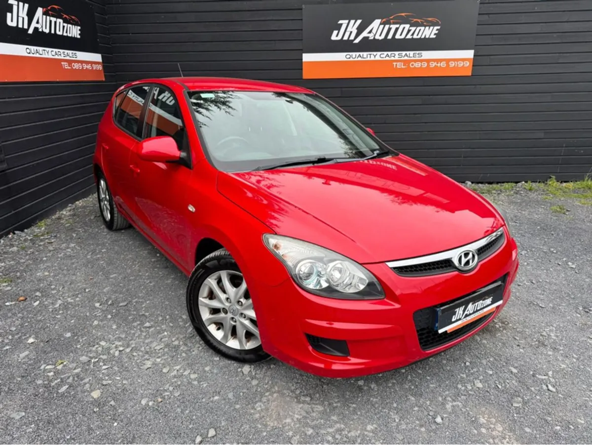 Hyundai i30 1.6 Comfort 5DR - Image 1