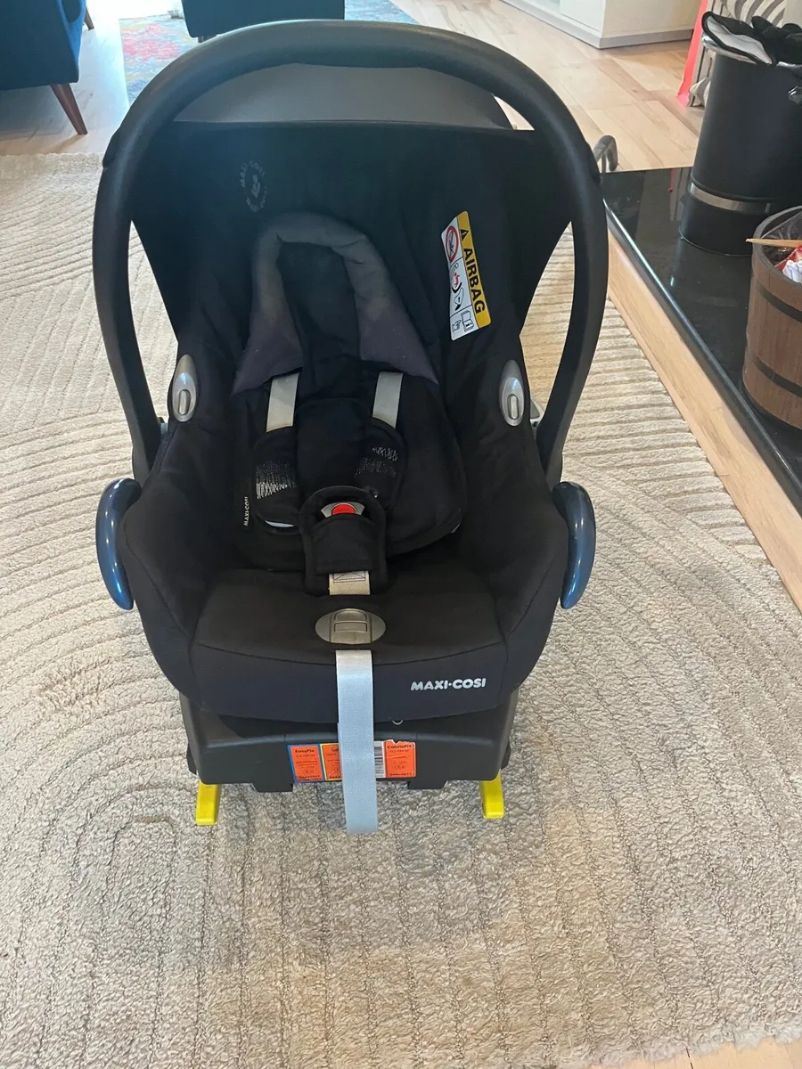Maxi cosi and isofix - Image 1