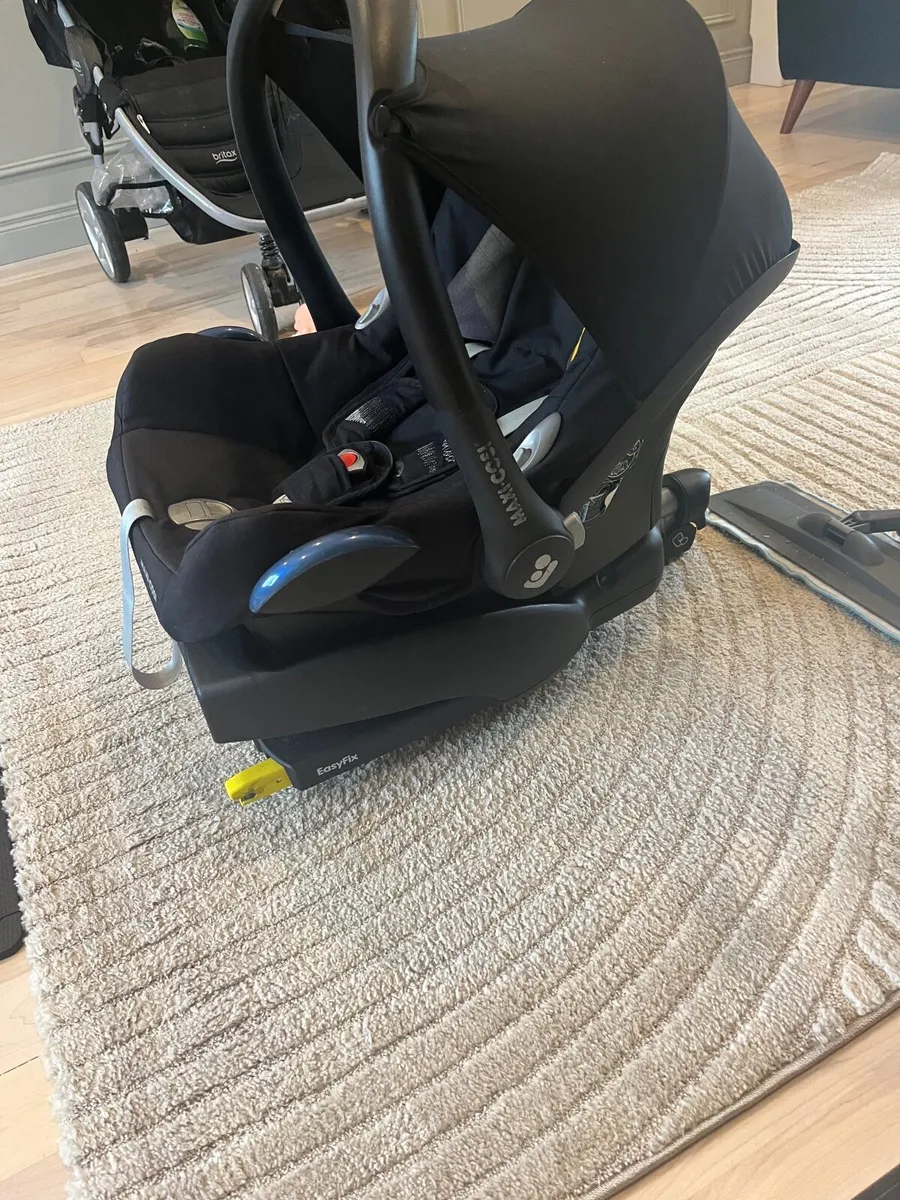 Maxi cosi and isofix - Image 2