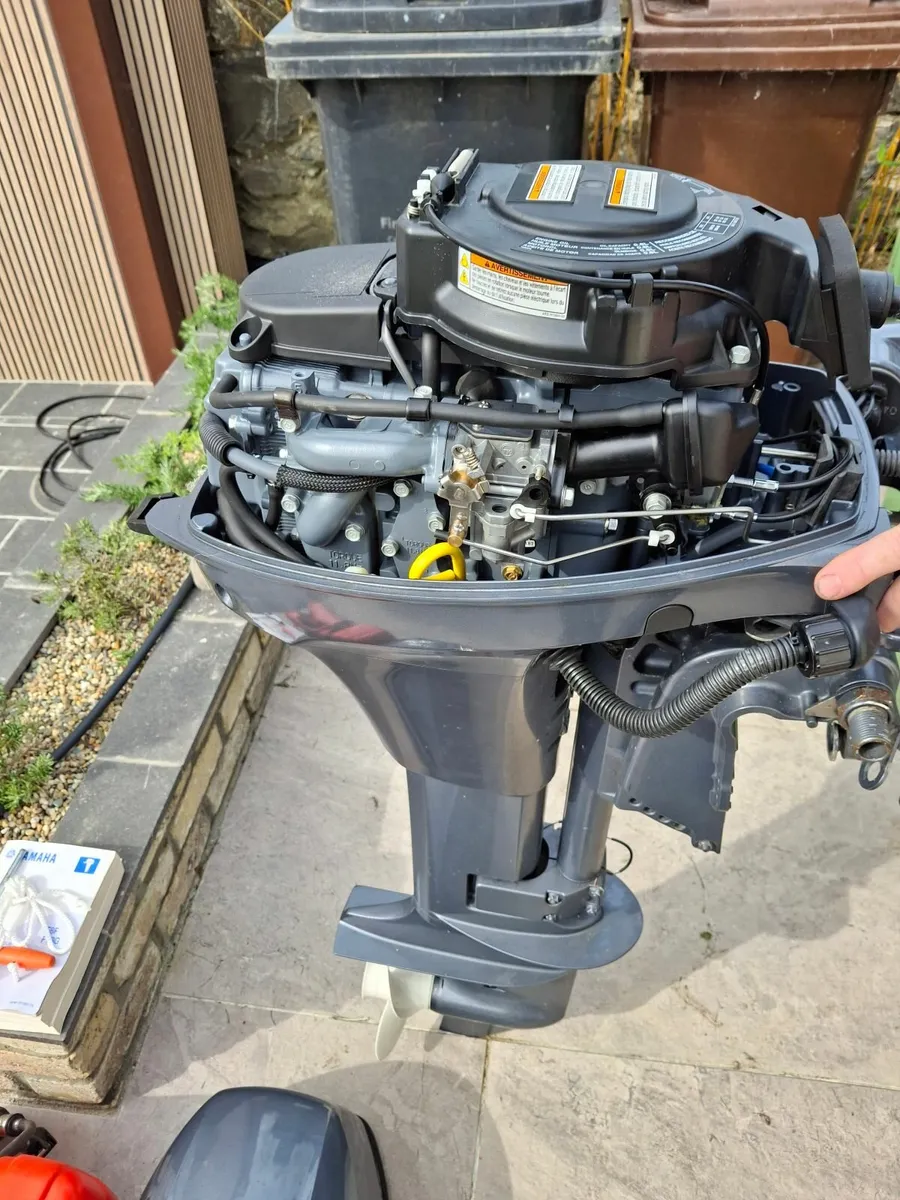 Yamaha F8 outboard motor - Image 4