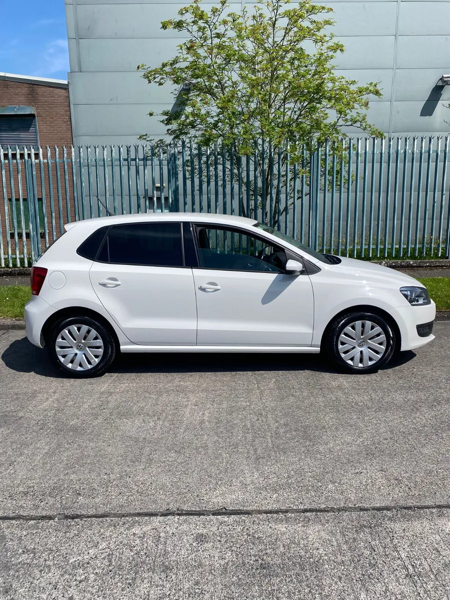 Volkswagen Polo 2012 - Image 2