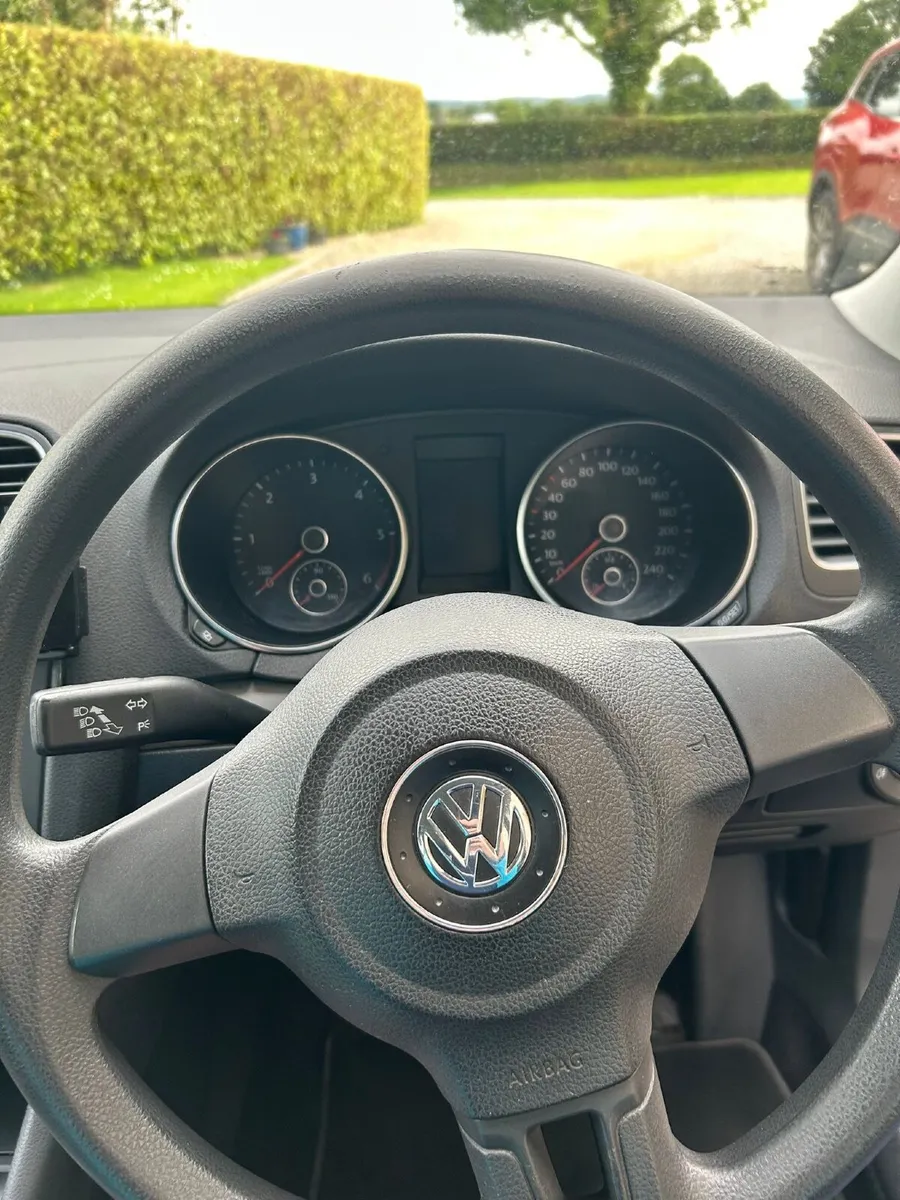 Volkswagen Golf 2010 - Image 4