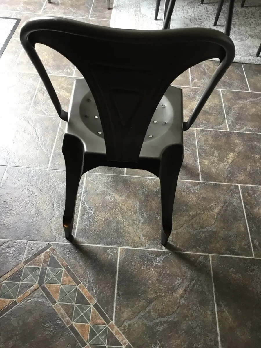 4 metal kitchen chairs - Image 3
