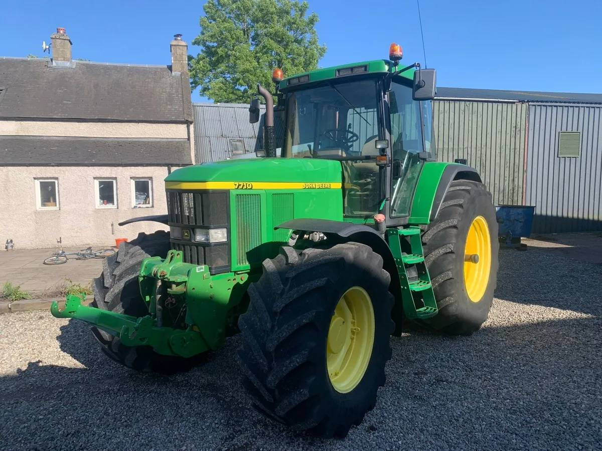 John Deere 7710 (2002) (10000 hours) - Image 1