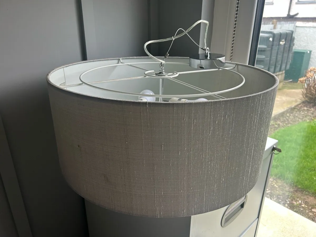 Light fixture - Image 1