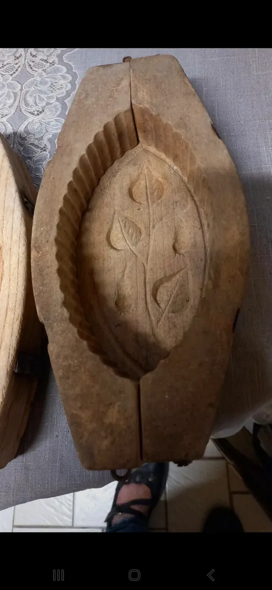 Wood butter mold postage possible
