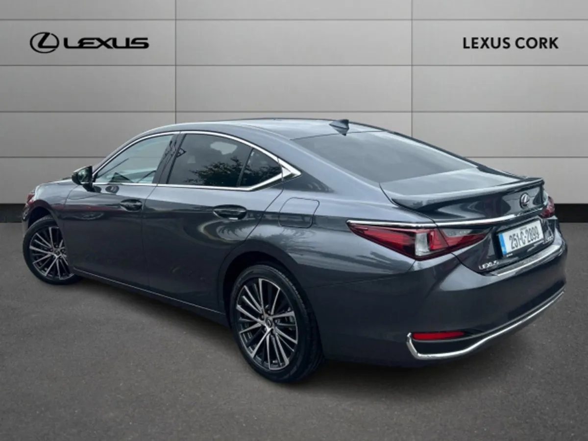 Lexus ES 300h Es300h Dynamic - Image 4